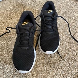 Black & Gold Nike Tanjun 10
